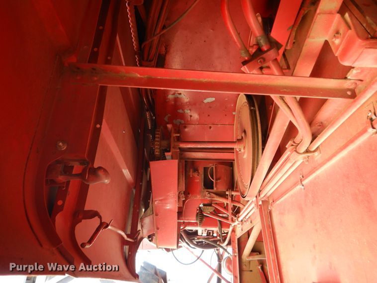 image for item GO9188 1989 Case IH 1680 combine