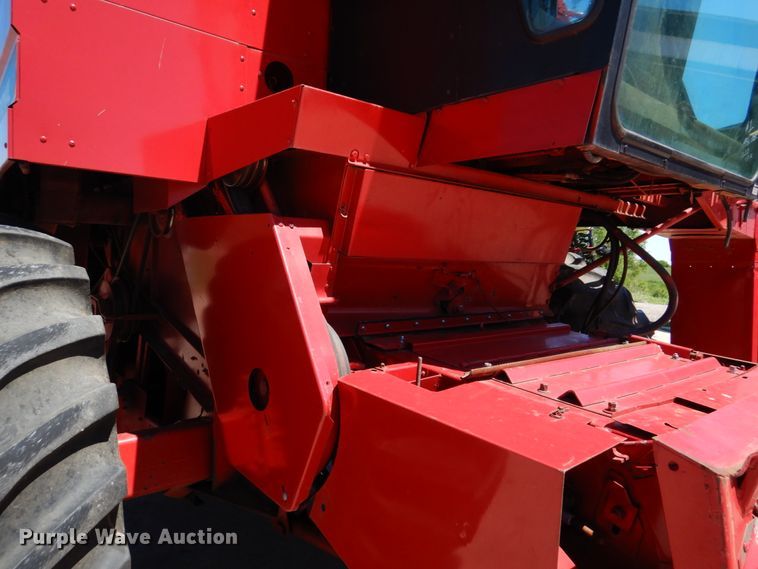 image for item GO9188 1989 Case IH 1680 combine
