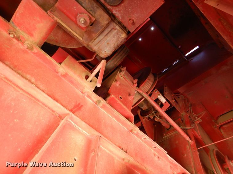 image for item GO9188 1989 Case IH 1680 combine