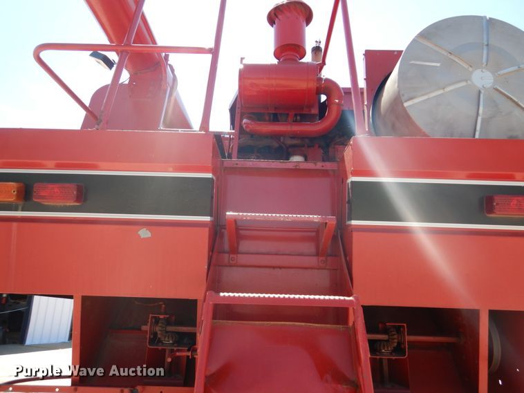 image for item GO9188 1989 Case IH 1680 combine