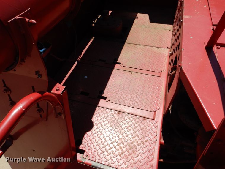 image for item GO9188 1989 Case IH 1680 combine