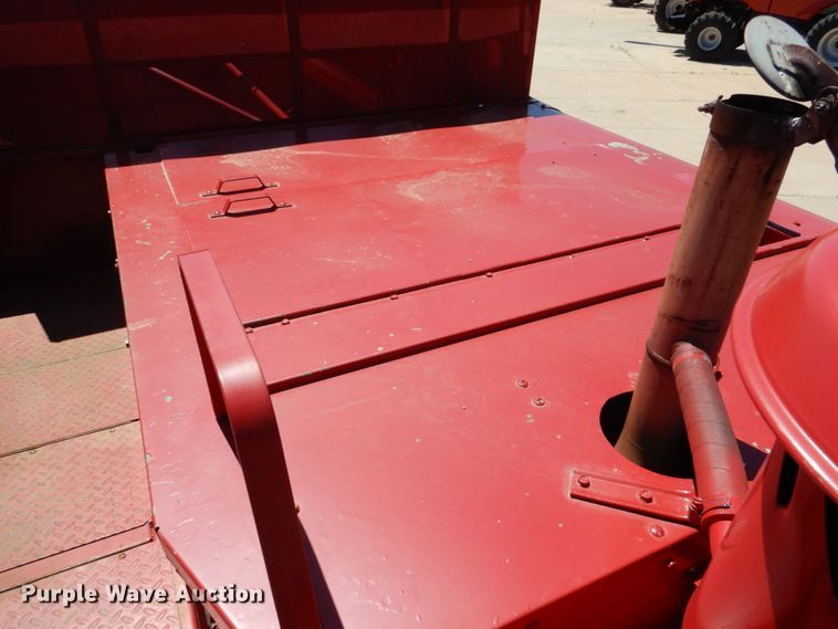 image for item GO9188 1989 Case IH 1680 combine