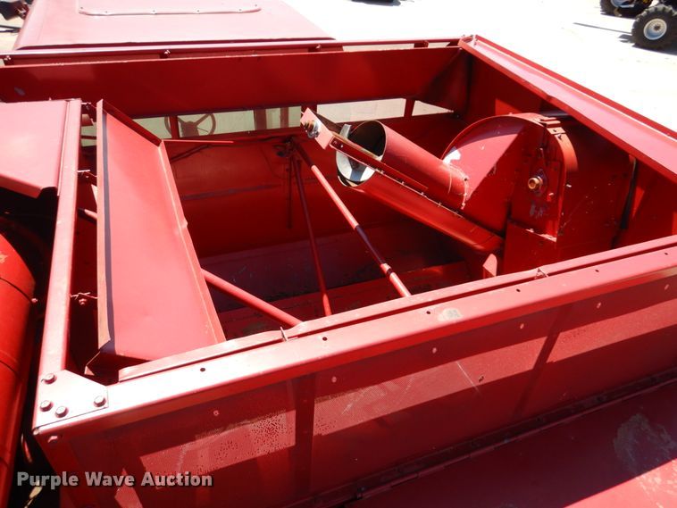 image for item GO9188 1989 Case IH 1680 combine