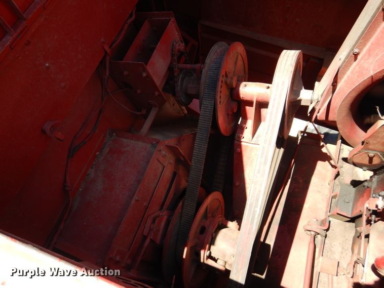 image for item GO9188 1989 Case IH 1680 combine