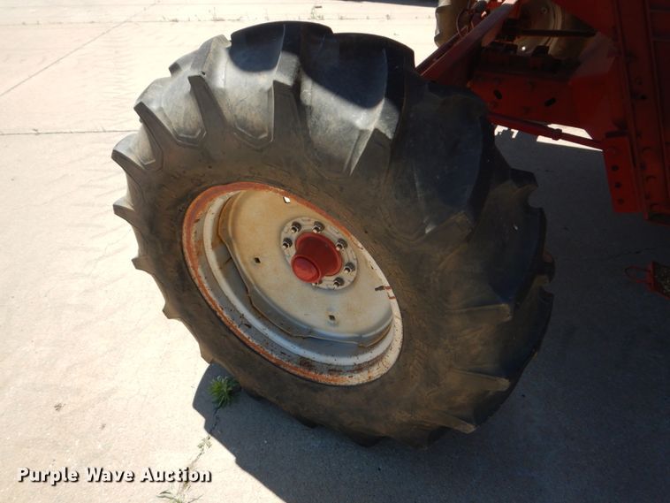 image for item GO9188 1989 Case IH 1680 combine