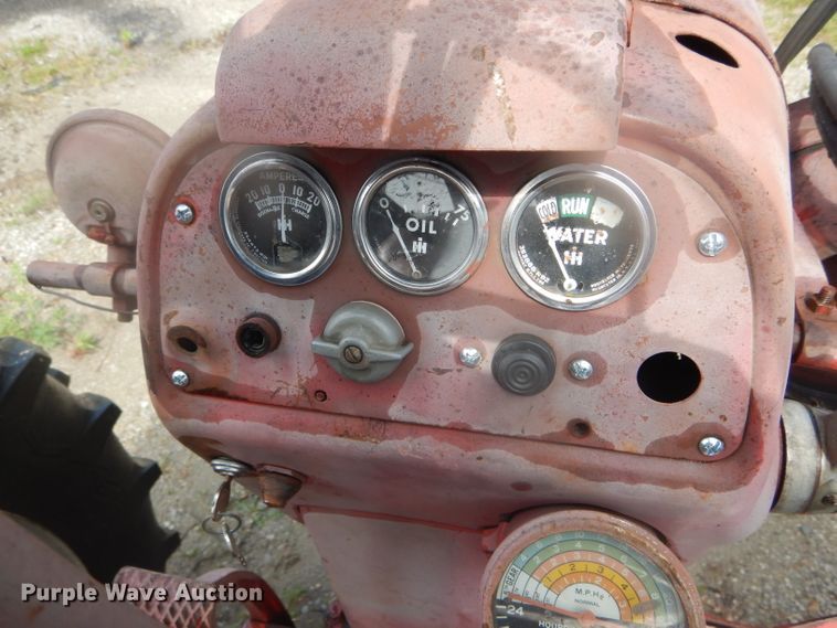 image for item GO9643 Mccormick Farmall 350  tractor