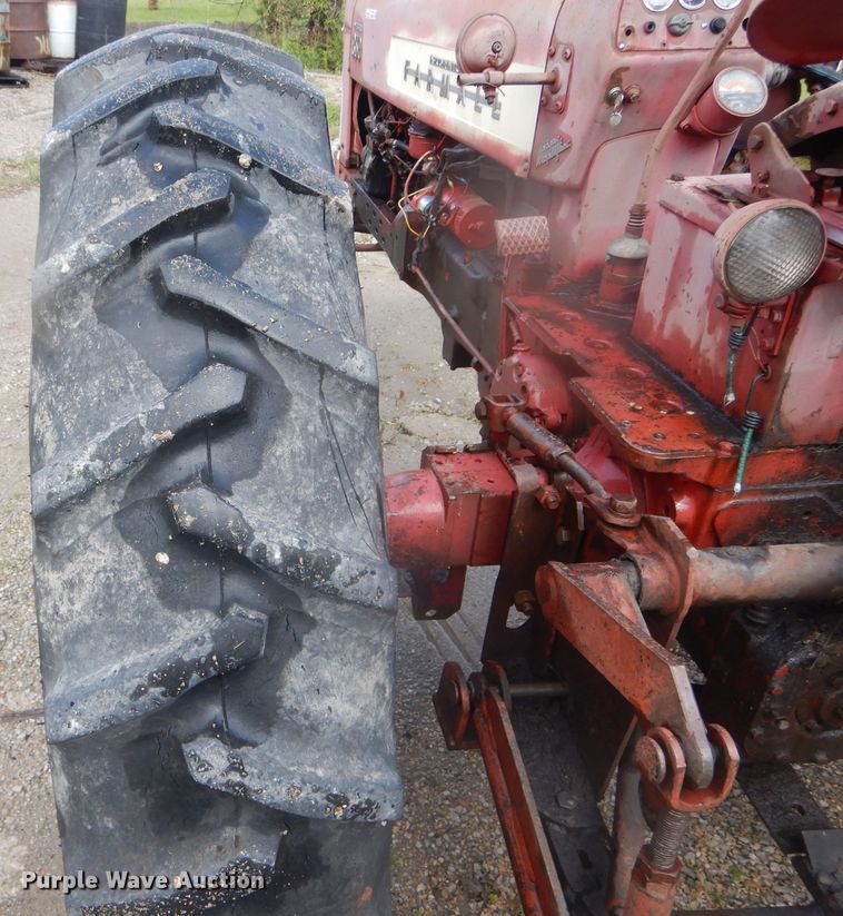 image for item GO9643 Mccormick Farmall 350  tractor