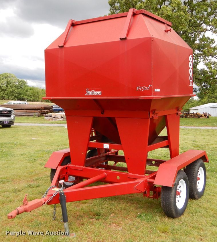 image for item GP9153 Feed Train 600A seed tender