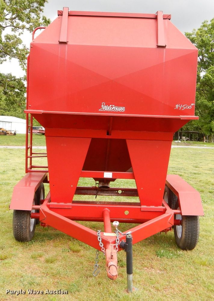 image for item GP9153 Feed Train 600A seed tender