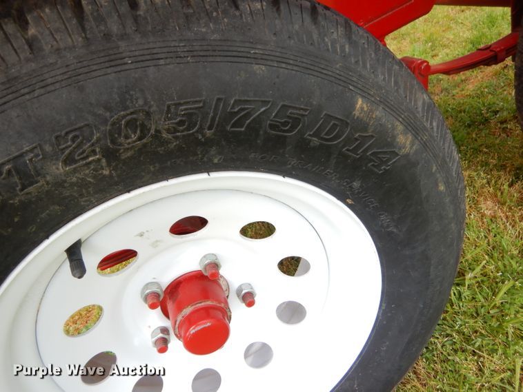 image for item GP9153 Feed Train 600A seed tender