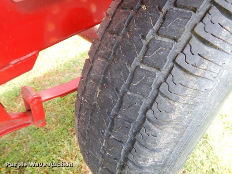 image for item GP9153 Feed Train 600A seed tender