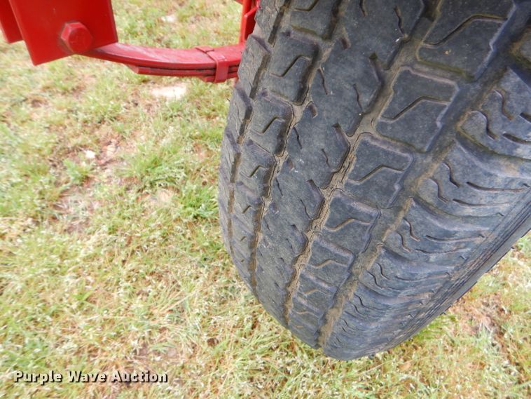 image for item GP9153 Feed Train 600A seed tender