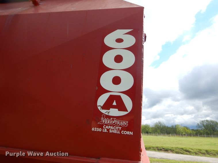 image for item GP9153 Feed Train 600A seed tender