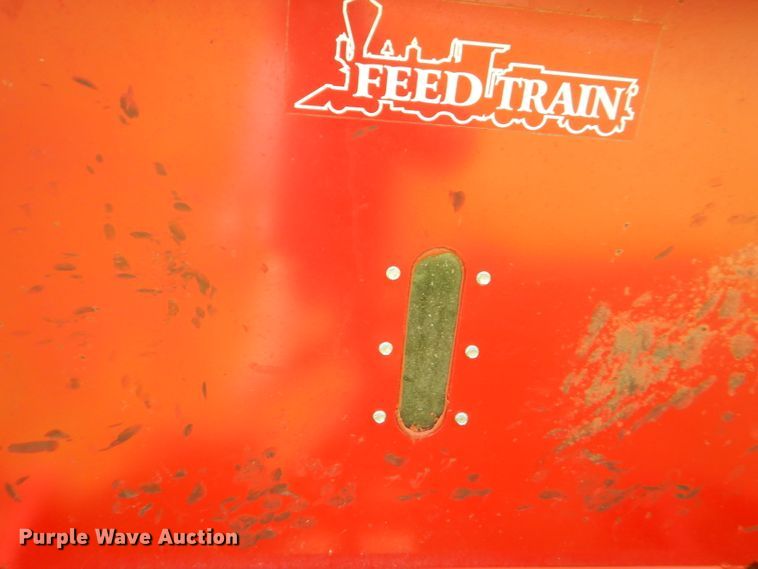 image for item GP9153 Feed Train 600A seed tender
