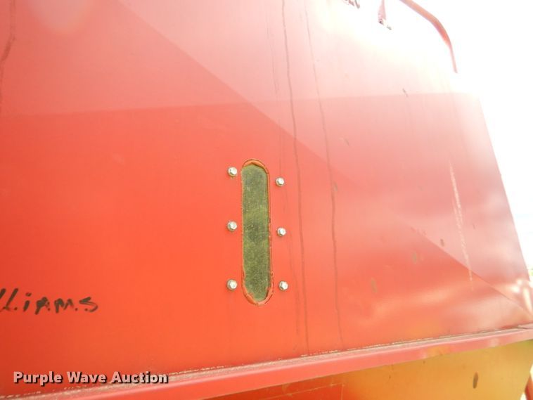 image for item GP9153 Feed Train 600A seed tender