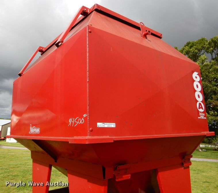 image for item GP9153 Feed Train 600A seed tender