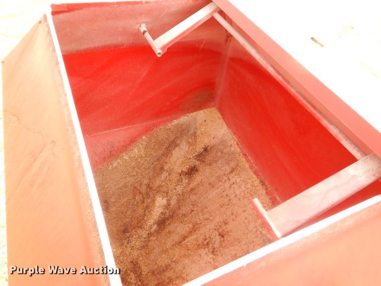 image for item GP9153 Feed Train 600A seed tender