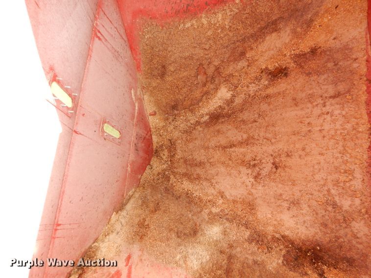 image for item GP9153 Feed Train 600A seed tender