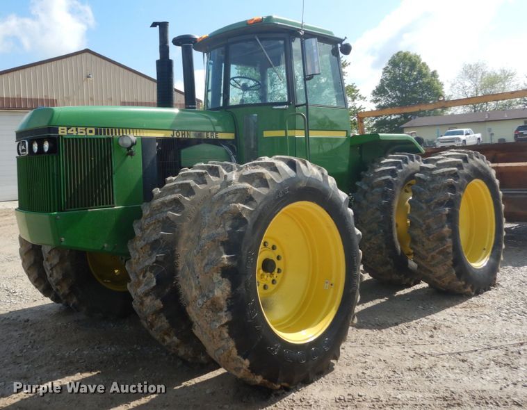 image for item GU9981 1984 John Deere 8450 4WD tractor