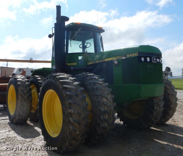 image for item GU9981 1984 John Deere 8450 4WD tractor