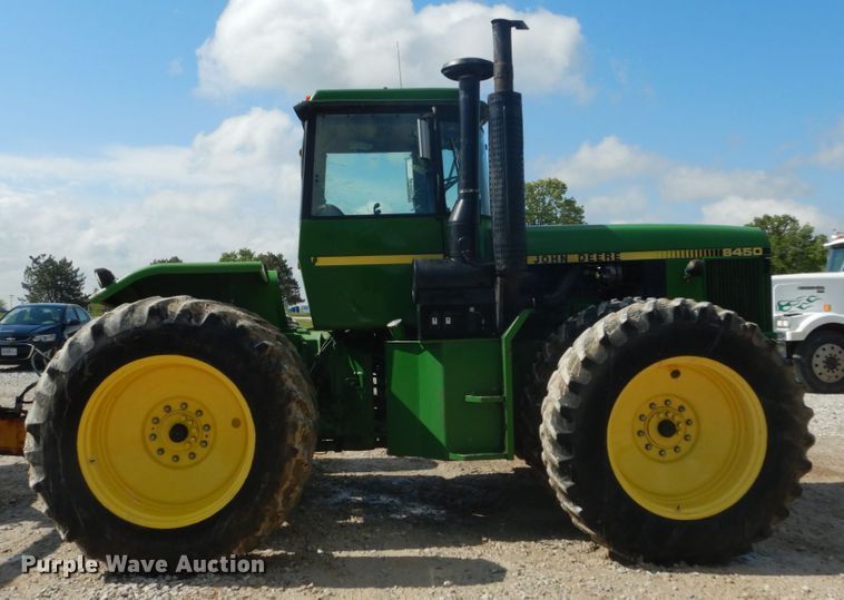 image for item GU9981 1984 John Deere 8450 4WD tractor