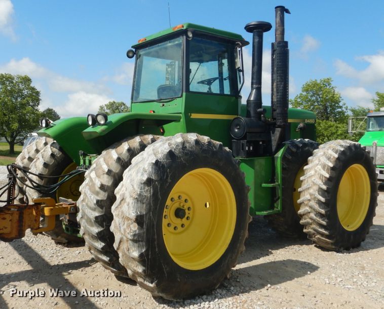 image for item GU9981 1984 John Deere 8450 4WD tractor