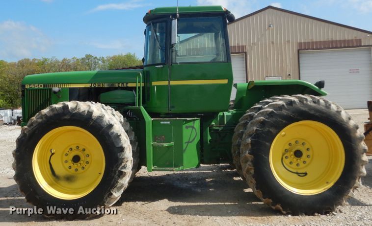 image for item GU9981 1984 John Deere 8450 4WD tractor