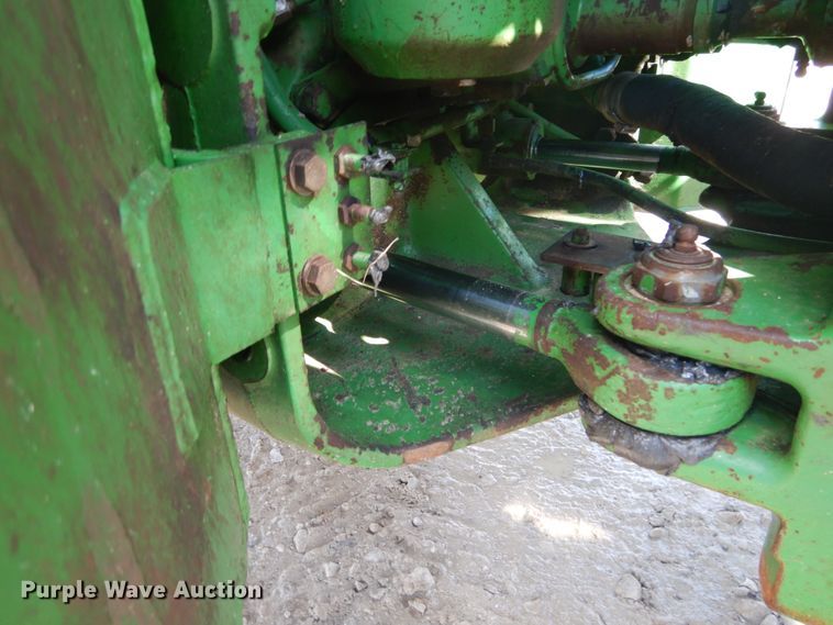 image for item GU9981 1984 John Deere 8450 4WD tractor