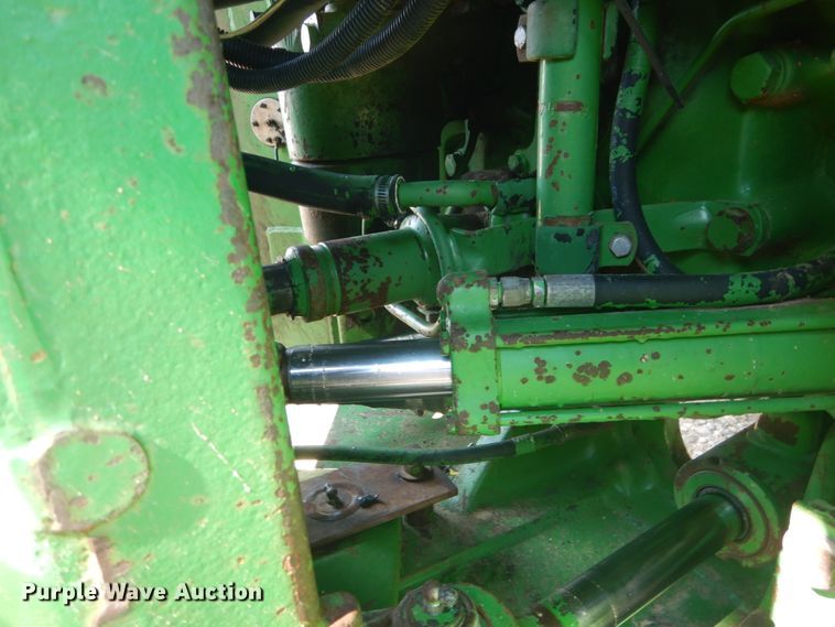 image for item GU9981 1984 John Deere 8450 4WD tractor