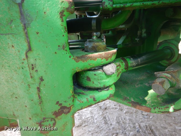 image for item GU9981 1984 John Deere 8450 4WD tractor