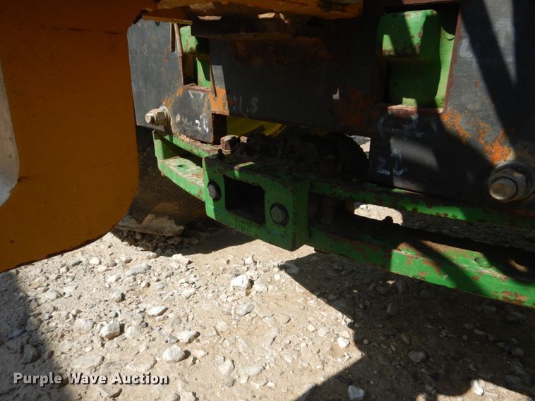 image for item GU9981 1984 John Deere 8450 4WD tractor