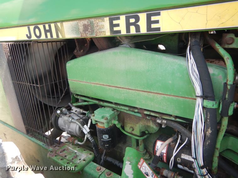 image for item GU9981 1984 John Deere 8450 4WD tractor