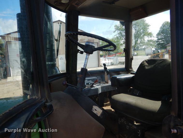 image for item GU9981 1984 John Deere 8450 4WD tractor