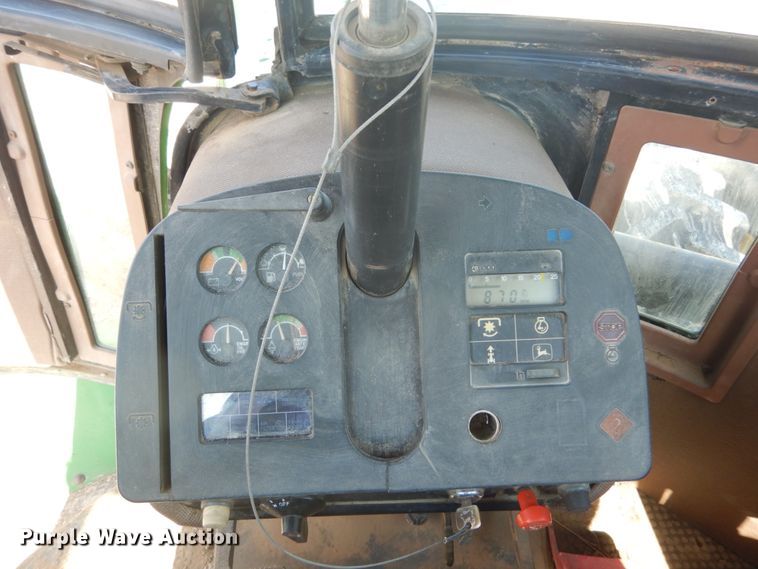 image for item GU9981 1984 John Deere 8450 4WD tractor