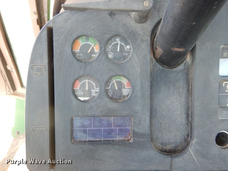 image for item GU9981 1984 John Deere 8450 4WD tractor