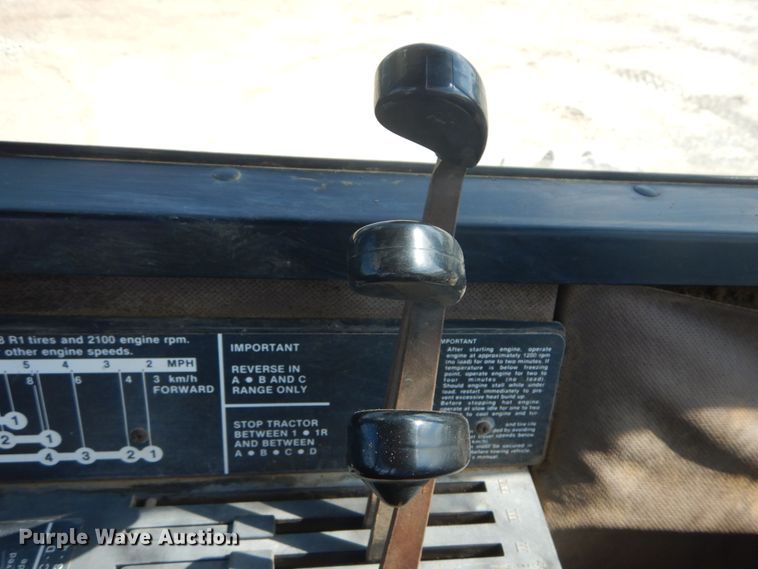 image for item GU9981 1984 John Deere 8450 4WD tractor