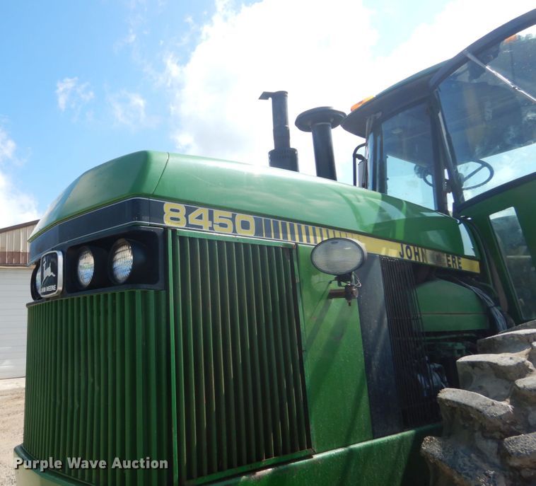 image for item GU9981 1984 John Deere 8450 4WD tractor