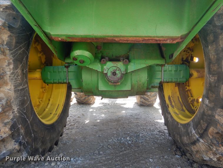 image for item GU9981 1984 John Deere 8450 4WD tractor