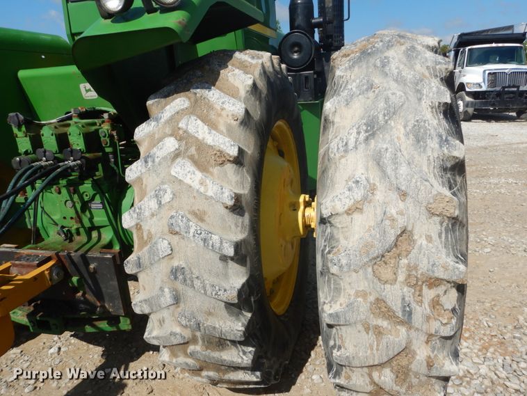 image for item GU9981 1984 John Deere 8450 4WD tractor