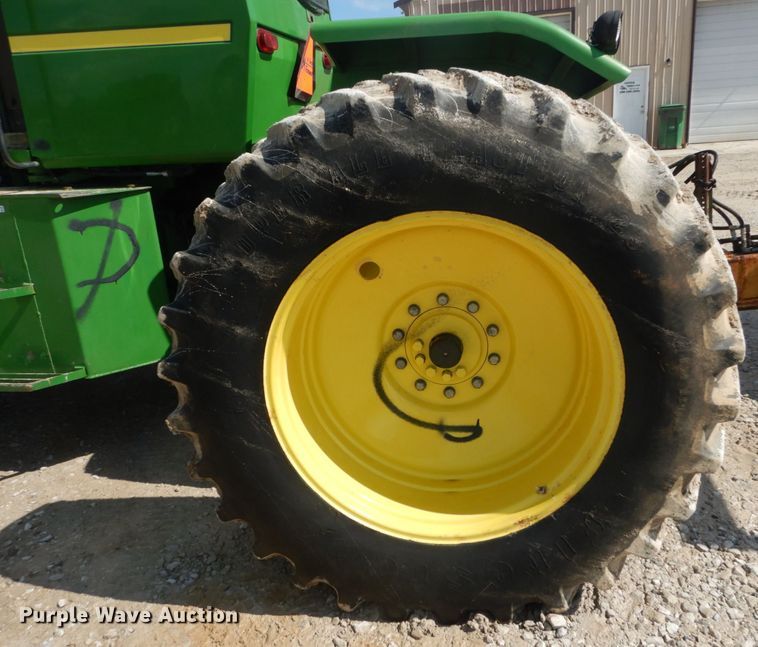 image for item GU9981 1984 John Deere 8450 4WD tractor