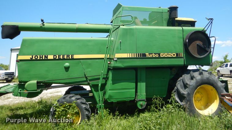 image for item GU9985 John Deere 6620 combine