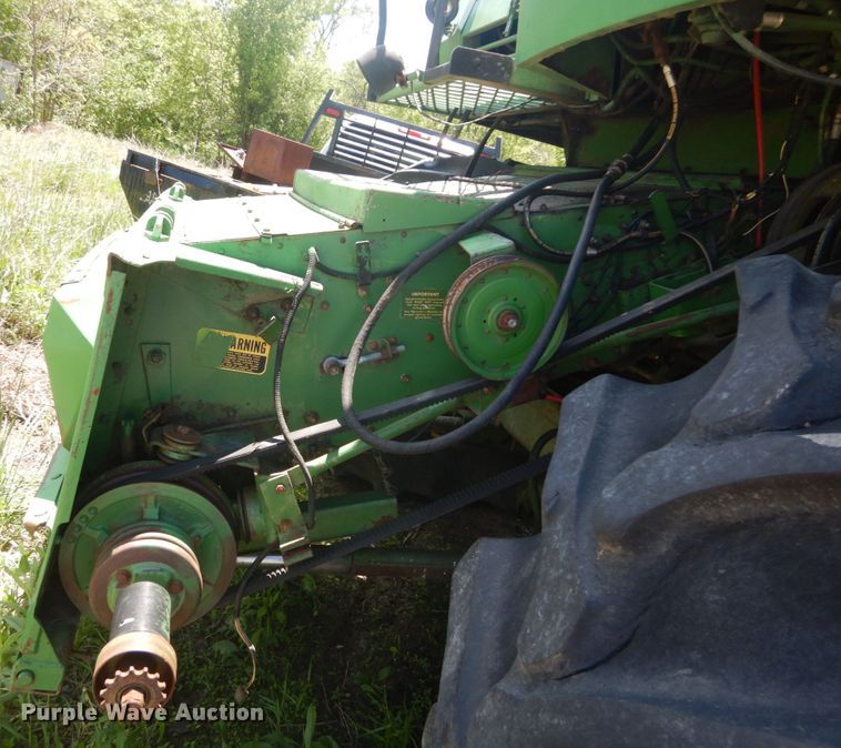 image for item GU9985 John Deere 6620 combine