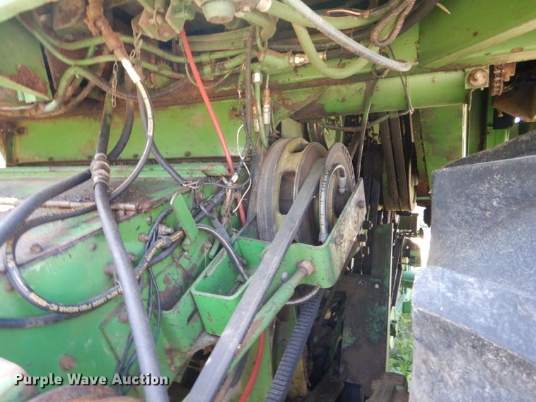 image for item GU9985 John Deere 6620 combine