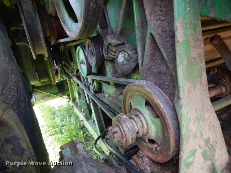 image for item GU9985 John Deere 6620 combine