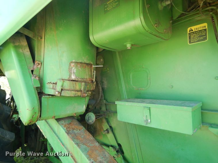 image for item GU9985 John Deere 6620 combine