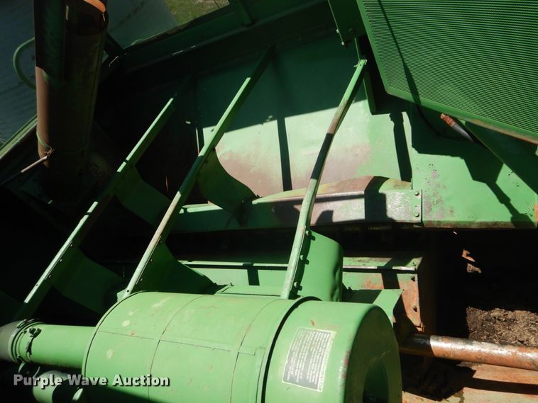 image for item GU9985 John Deere 6620 combine