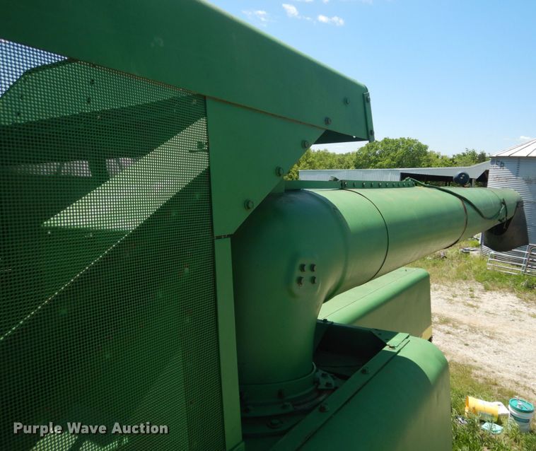 image for item GU9985 John Deere 6620 combine