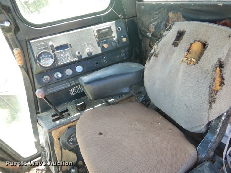 image for item GU9985 John Deere 6620 combine