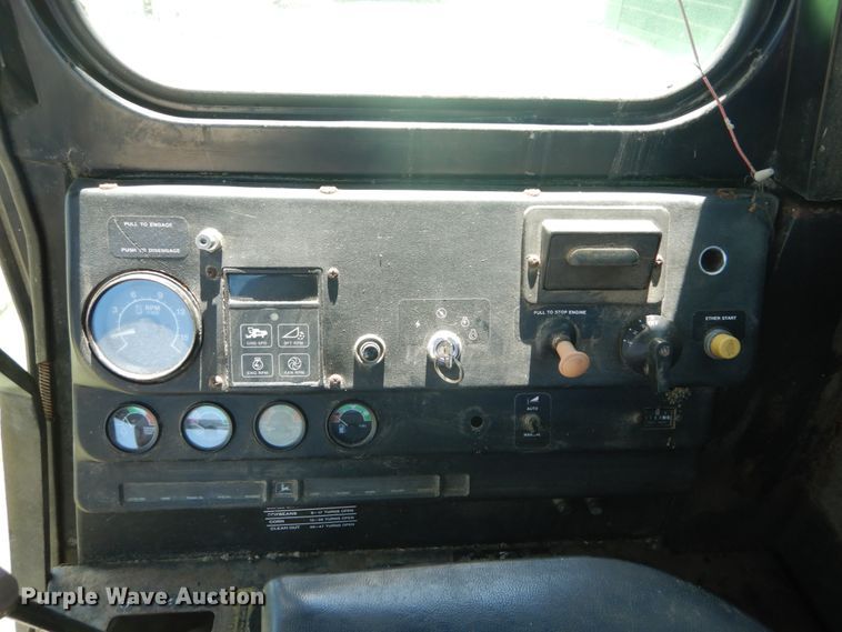 image for item GU9985 John Deere 6620 combine