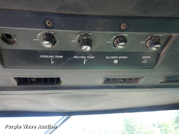 image for item GU9985 John Deere 6620 combine